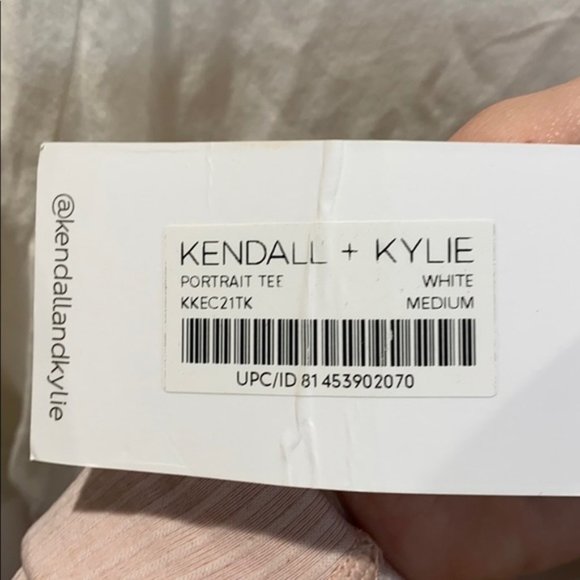 NWT Kylie Jenner Portrait Cropped White T-shirt M - Picture 4 of 4